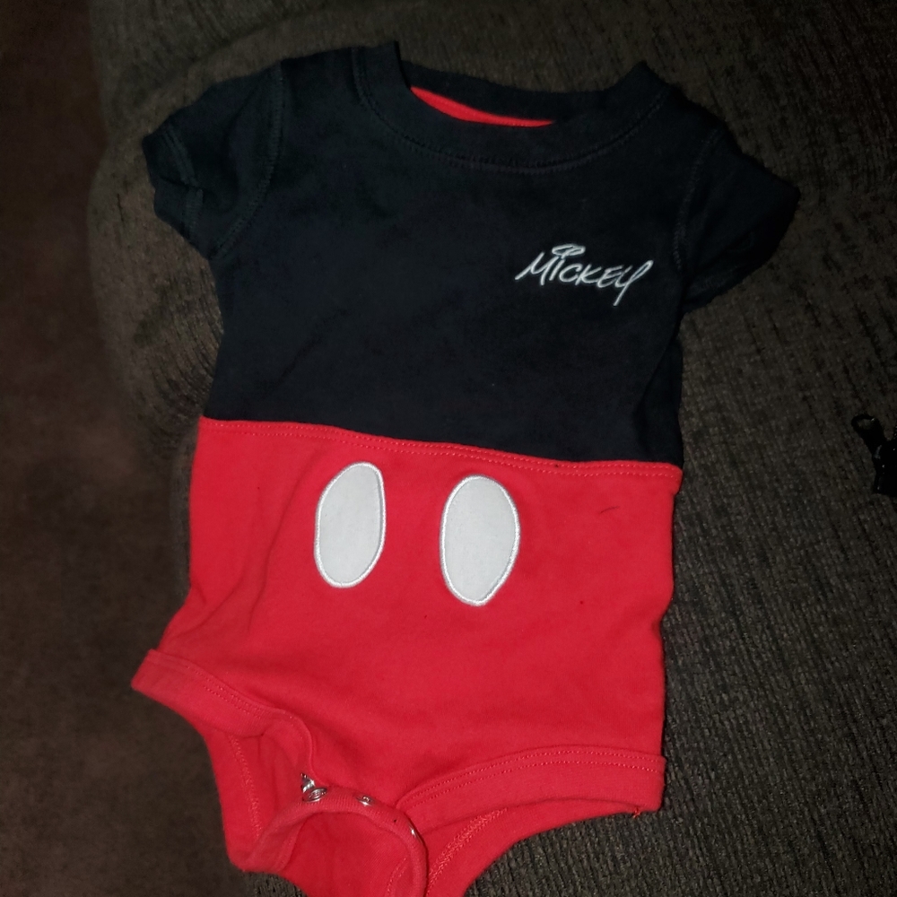 Infant Disney Mickey Mouse hoodie w/micky mouse onesie. 3 months - Picture 5 of 8